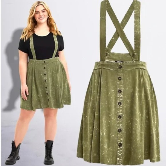 torrid Dresses & Skirts - Torrid Olive Mineral Wash Challis Skirtall size 00